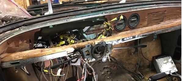 BMW 200c dash dissaembly