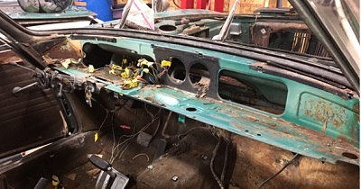 BMW 2000c upper dash removal